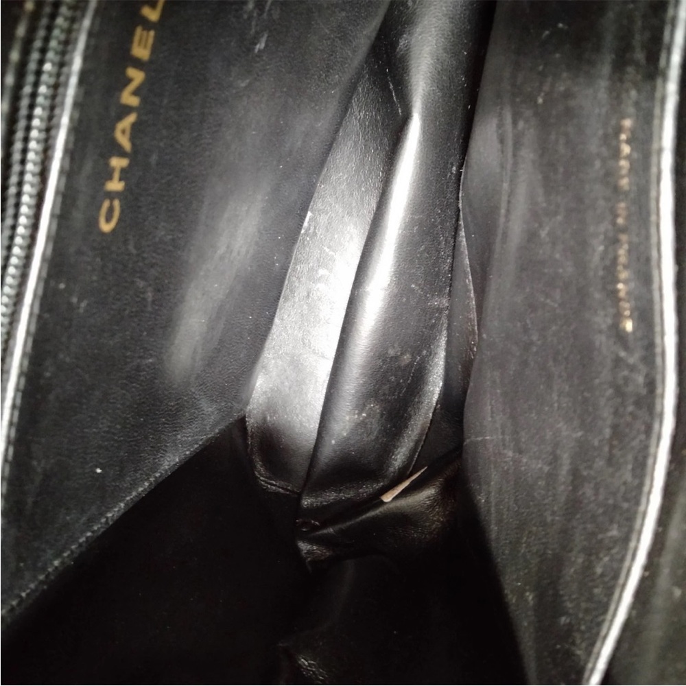 EUC- Chanel Black Quilted patent leather with 24K Gold zipper pull @lovetanyb - Picture 7 of 16